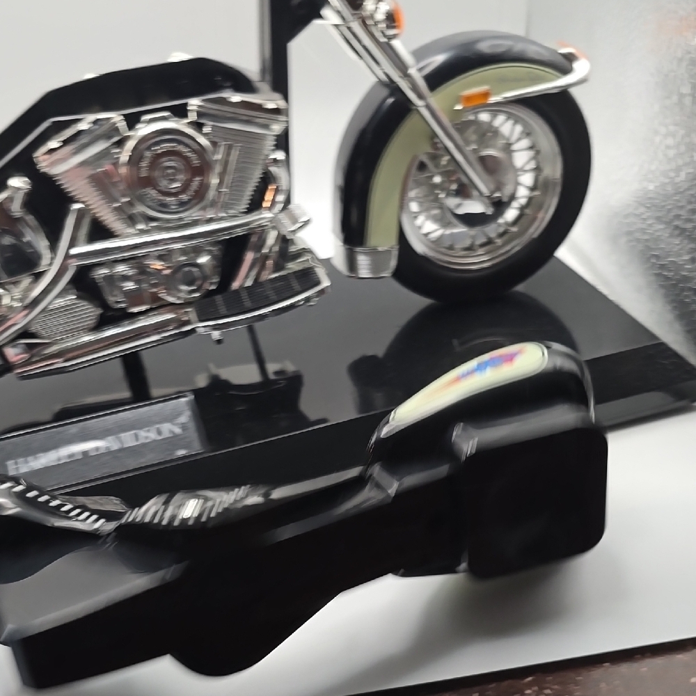 Harley-Davidson Telephone - Picture 9 of 12